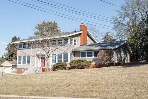 1011 Richards, Watertown, WI 53094