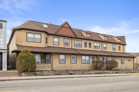 100 Main #204, Pewaukee, WI 53072