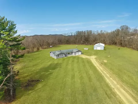 n8751 Us 53, Holland, WI 54636