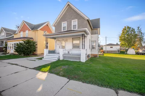 1047 W Washington, West Bend, WI 53095