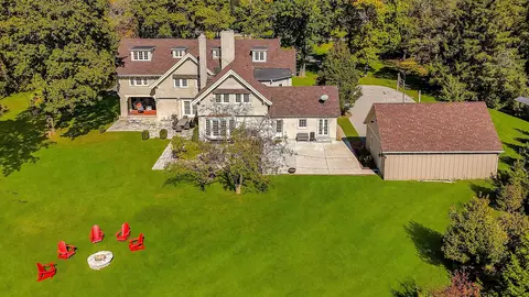 7829 N Regent, Fox Point, WI 53217