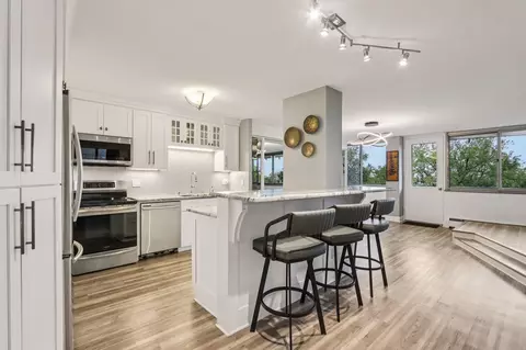 1919 N N Smt #1D, Milwaukee, WI 53202