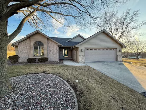 18 Ridgewood, Fond Du Lac, WI 54937