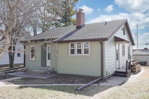 10907 Glenway, Wauwatosa, WI 53222