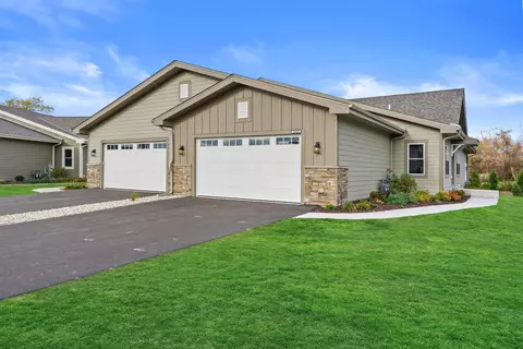 7029 Stonewood, Lannon, WI 53046