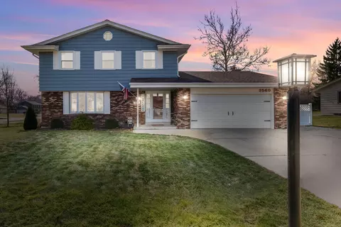 3560 S Loretta, New Berlin, WI 53151