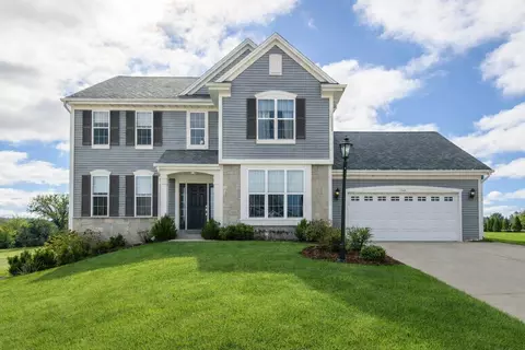 3513 Olde Howell, Waukesha, WI 53188