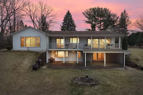 w5368 Plantation Road, Sugar Creek, WI 53121