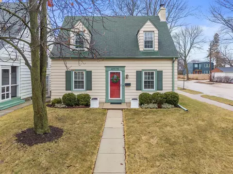 4975 N Hollywood, Whitefish Bay, WI 53217