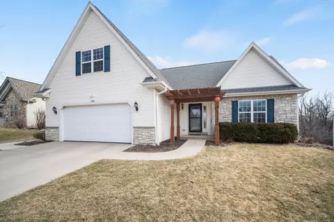 1243 Firethorn, West Bend, WI 53090