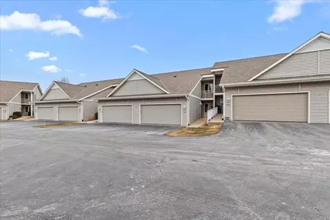 986 Oconomowoc, Oconomowoc, WI 53066