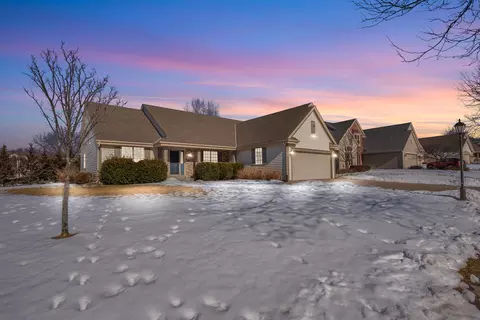 1960 Foxcroft, Waukesha, WI 53189