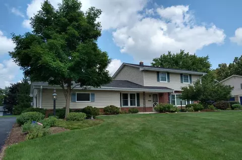 17880 Redvere, Brookfield, WI 53045