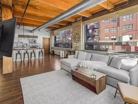 234 E Reservoir #302, Milwaukee, WI 53212