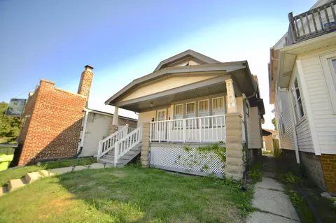 2104 S 71st, West Allis, WI 53219