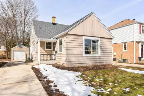 2515 N 71st, Wauwatosa, WI 53213