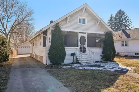 911 75th, Kenosha, WI 53143