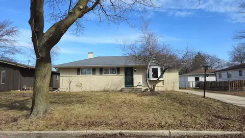 5632 S Melinda, Milwaukee, WI 53221