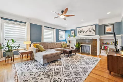 1704 E Kane #F, Milwaukee, WI 53202