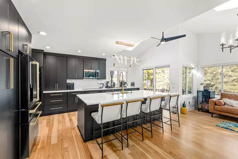 11720 N Austin, Mequon, WI 53092