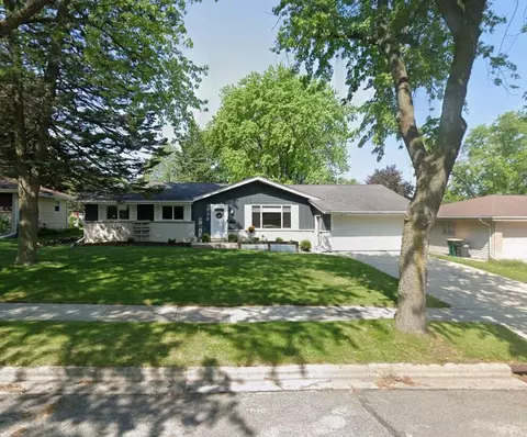 532 S 15th, West Bend, WI 53095