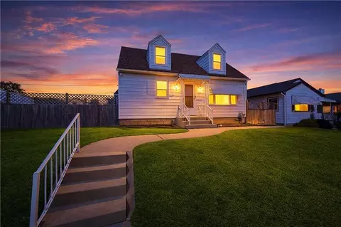 922 W Eden, Milwaukee, WI 53221