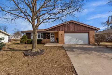 6110 Thornridge, Greendale, WI 53129