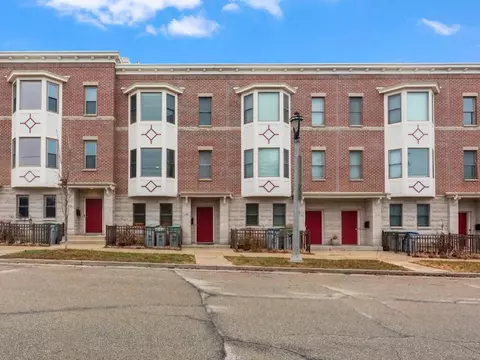 208 E Reservoir, Milwaukee, WI 53212