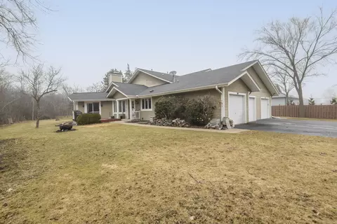 9880 W Puetz #9882, Franklin, WI 53132