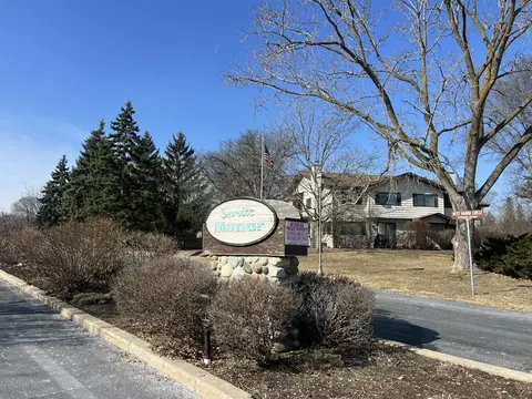 8087 W W Mnr, Milwaukee, WI 53223