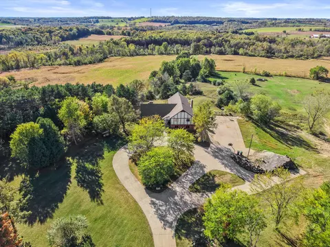 7165 Town Line, Addison, WI 53090