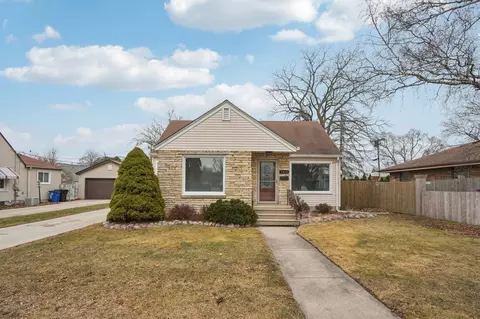 2835 Blaine, Racine, WI 53405