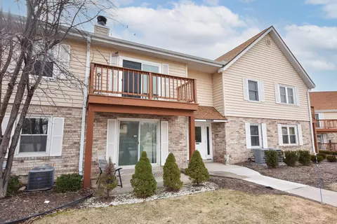 10625 N Ivy #53, Mequon, WI 53092