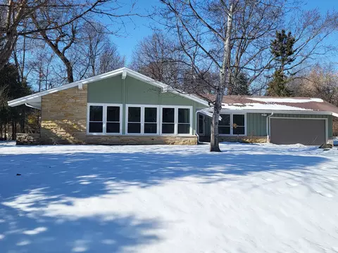 2465 Lionel, Brookfield, WI 53045