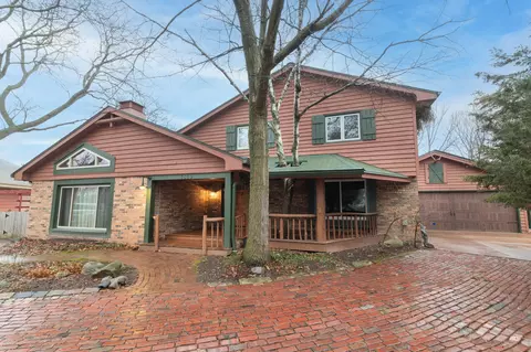 1819 W Holmes, Milwaukee, WI 53221