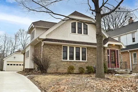 8007 Portland, Wauwatosa, WI 53213