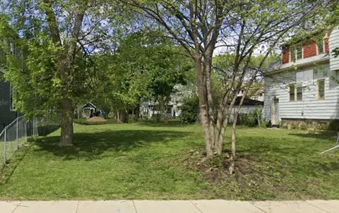 2511 N 37th, Milwaukee, WI 53210