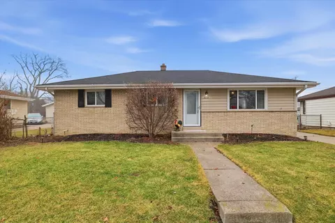 2232 W Carrington, Oak Creek, WI 53154