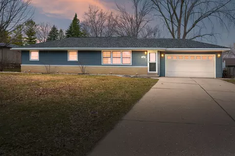3355 S El Sirroco, New Berlin, WI 53151
