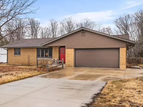 726 S State, Mishicot, WI 54228