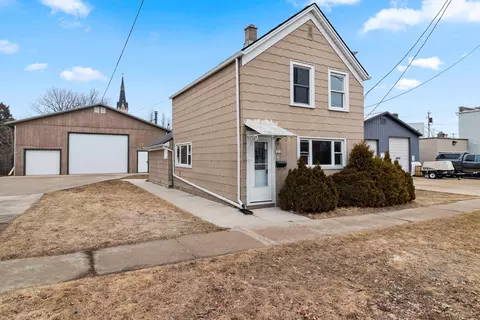 1010 Hamilton, Manitowoc, WI 54220