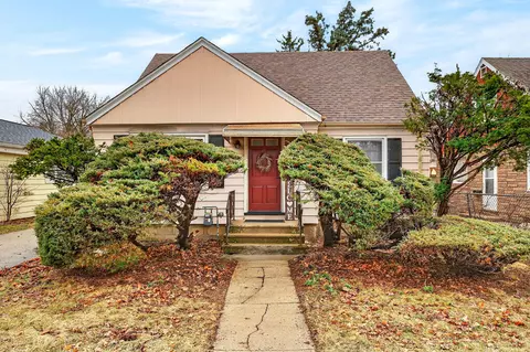 4215 W Florist, Milwaukee, WI 53209