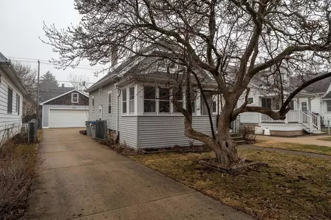 507 S Oak Park, Milwaukee, WI 53214