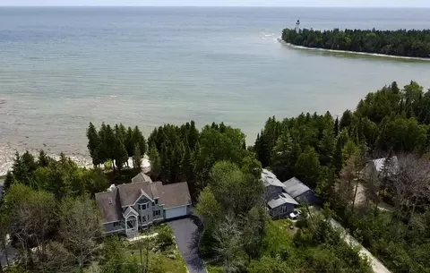 8876 Cana Cv, Baileys Harbor, WI 54202