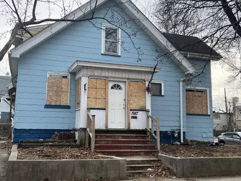 1987 W Melvina, Milwaukee, WI 53206