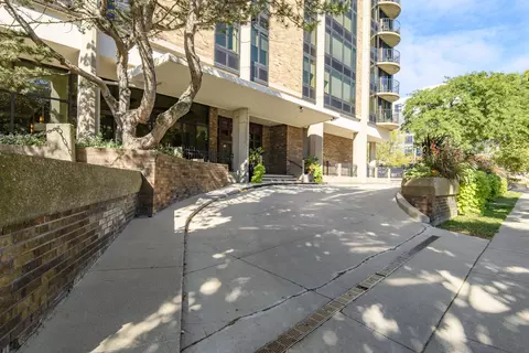 929 N Astor #807, Milwaukee, WI 53202