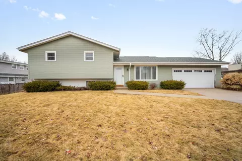 9622 W Tupelo, Milwaukee, WI 53224
