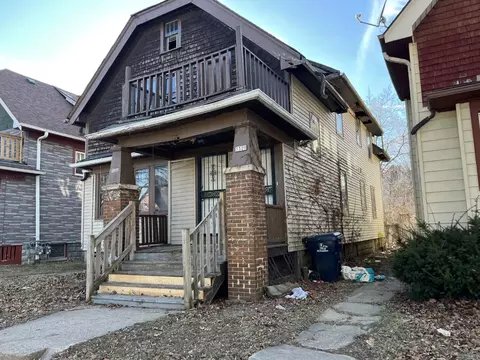 3327 N 17th, Milwaukee, WI 53206