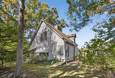 438 Blaine, Racine, WI 53405