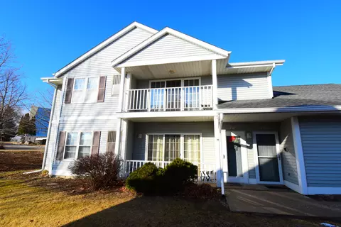 1873 Sumac UNIT A, Grafton, WI 53024